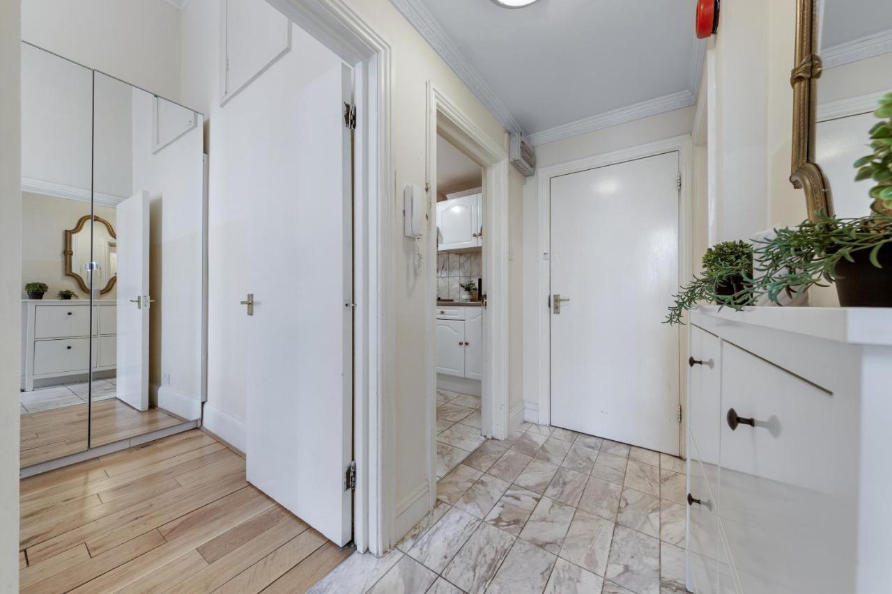 Flat In Baker Street Apartment London Exterior photo