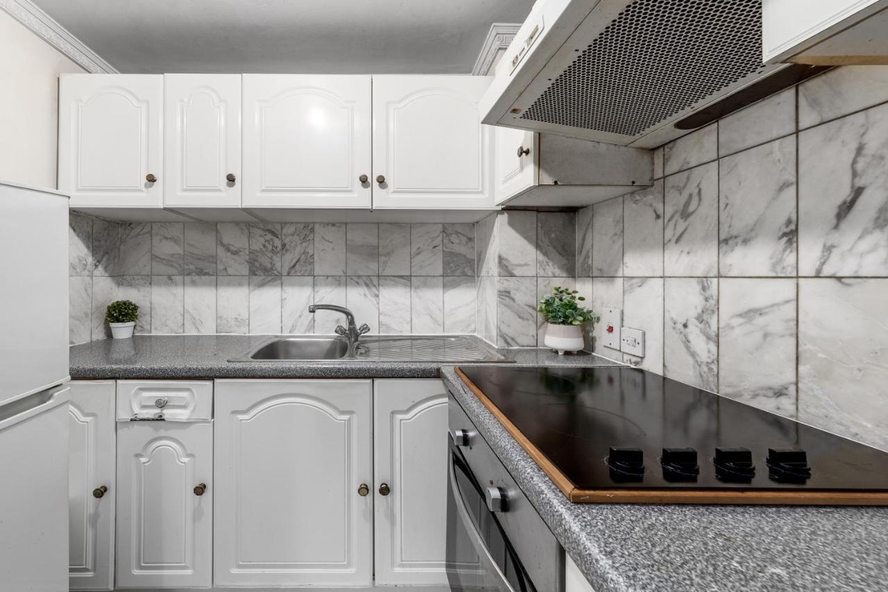 Flat In Baker Street Apartment London Exterior photo