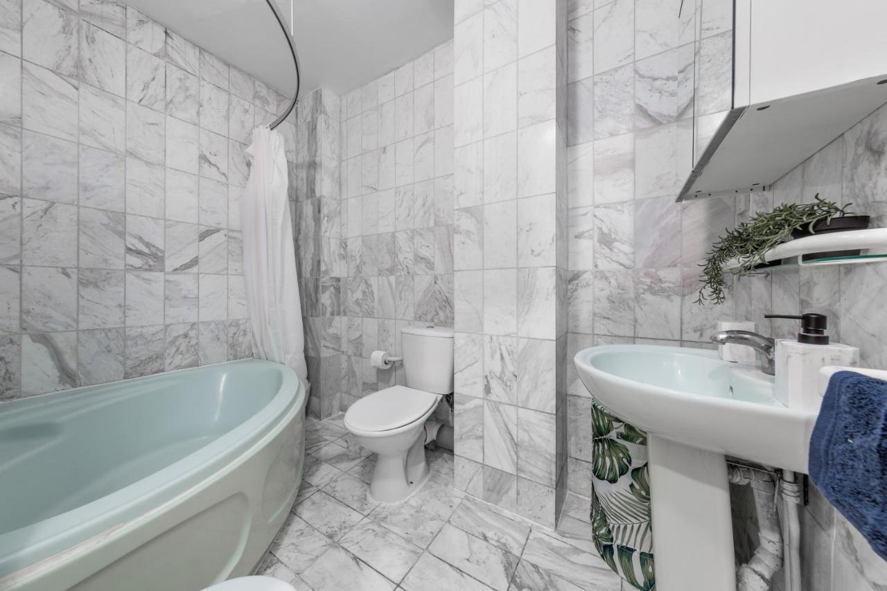 Flat In Baker Street Apartment London Exterior photo